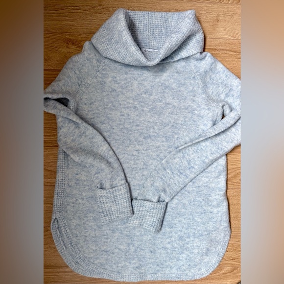 3/$30 - REITMANS Women's Light Blue Sweater - Picture 1 of 5